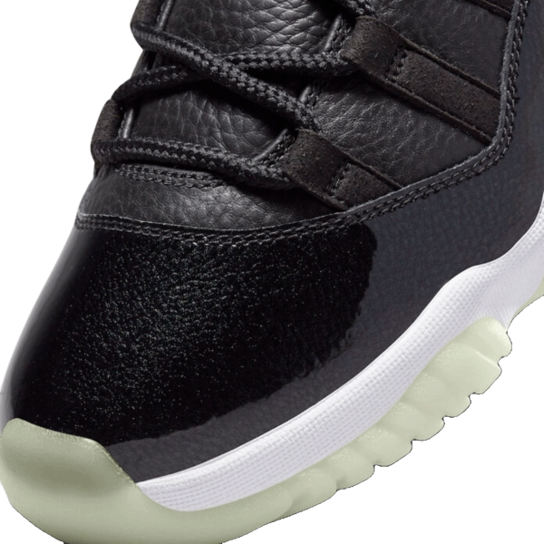 Nike Air Jordan 11 Retro Low 72-10 Toe
