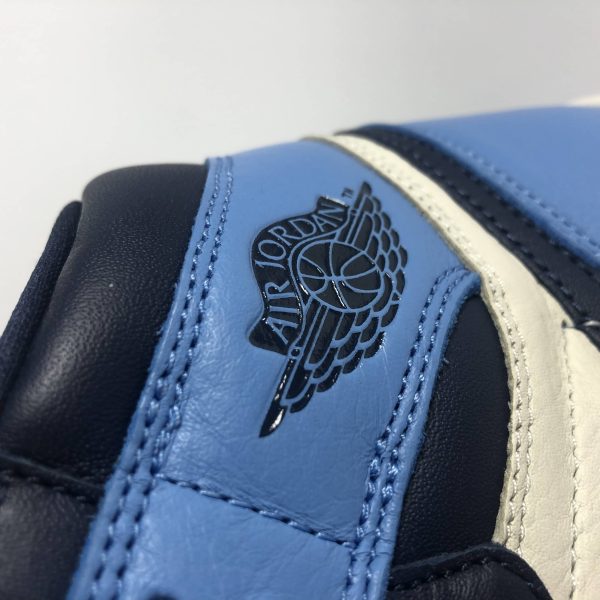 Nike Air Jordan 1 Retro High Obsidian UNC wings