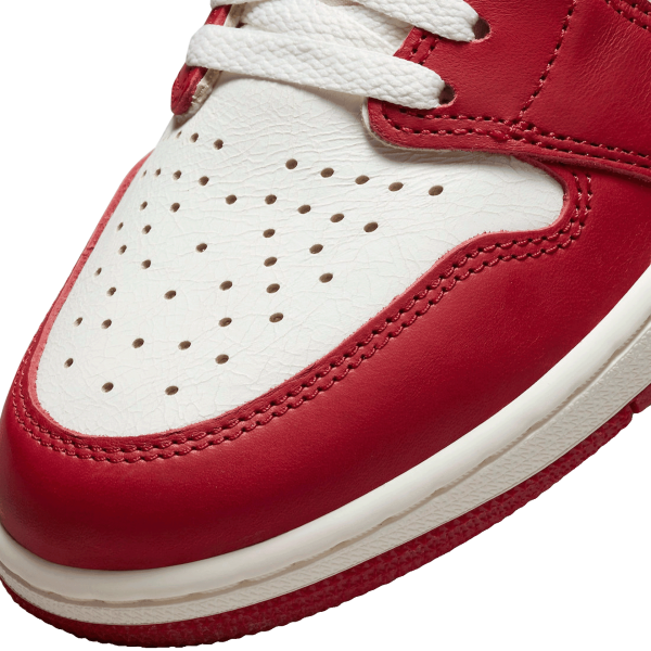 Nike Air Jordan 1 Retro High OG Chicago Lost and Found Nah