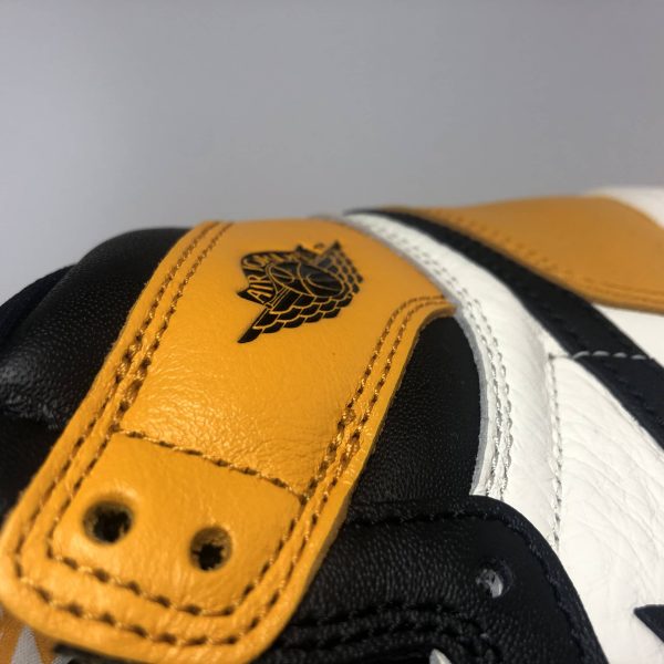 Nike Air Jordan 1 Retro High OG Yellow Toe Wings