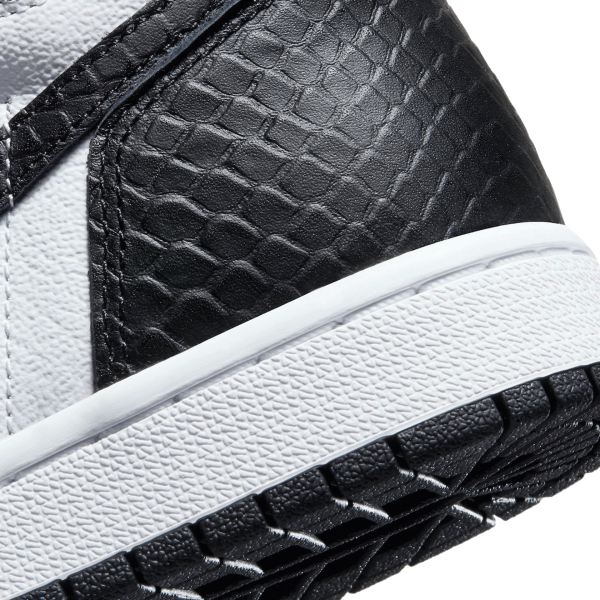 Nike Air Jordan 1 Retro High Satin Snake Chicago (W) Nah