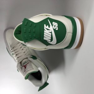 Nike Air Jordan 4 Retro SB Pine Green