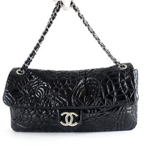 graphic edge patent vinyl shoulder bag